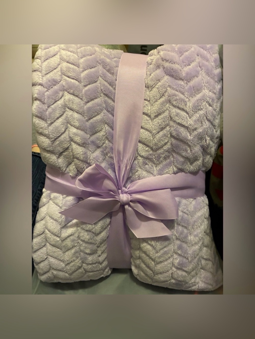 Plush Cable-Knit Throw Blanket in Lavender - Soft Home Bedding - Picture 3 of 3